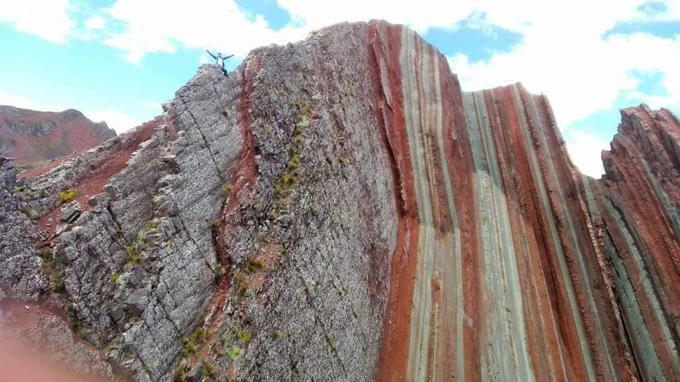 Montanha Colorida Afiada