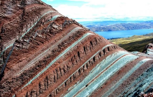 Conheça a nova Montanha Colorida em Cusco – A Montanha Afiada
