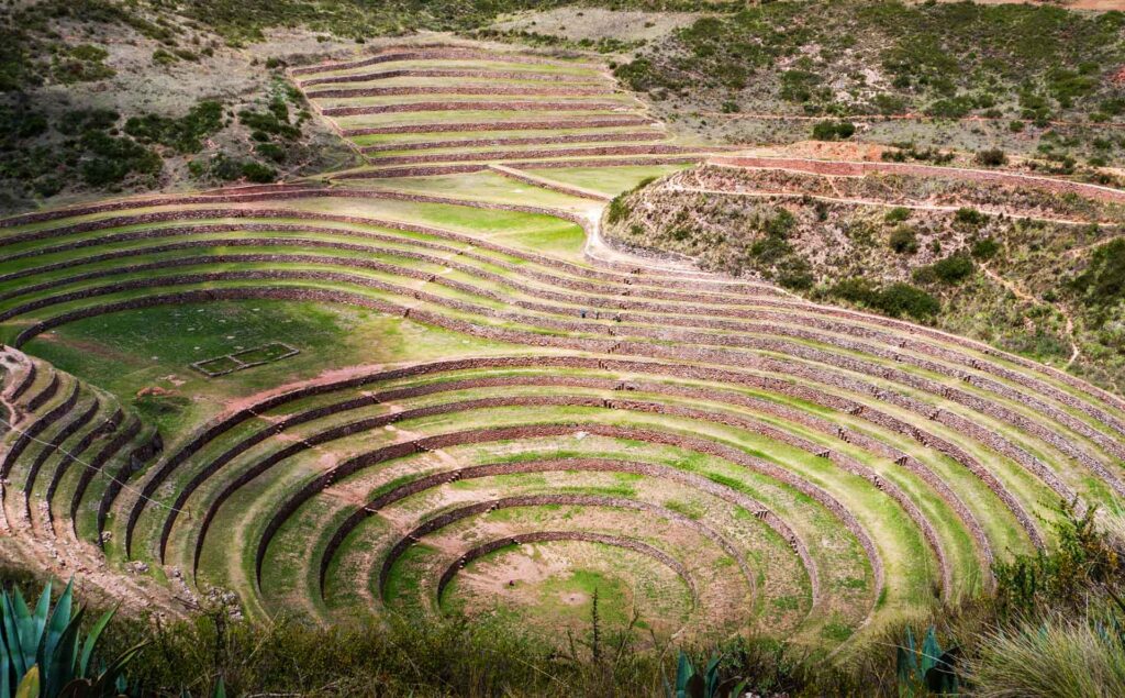 Maras Moray com Vista para Montanha
